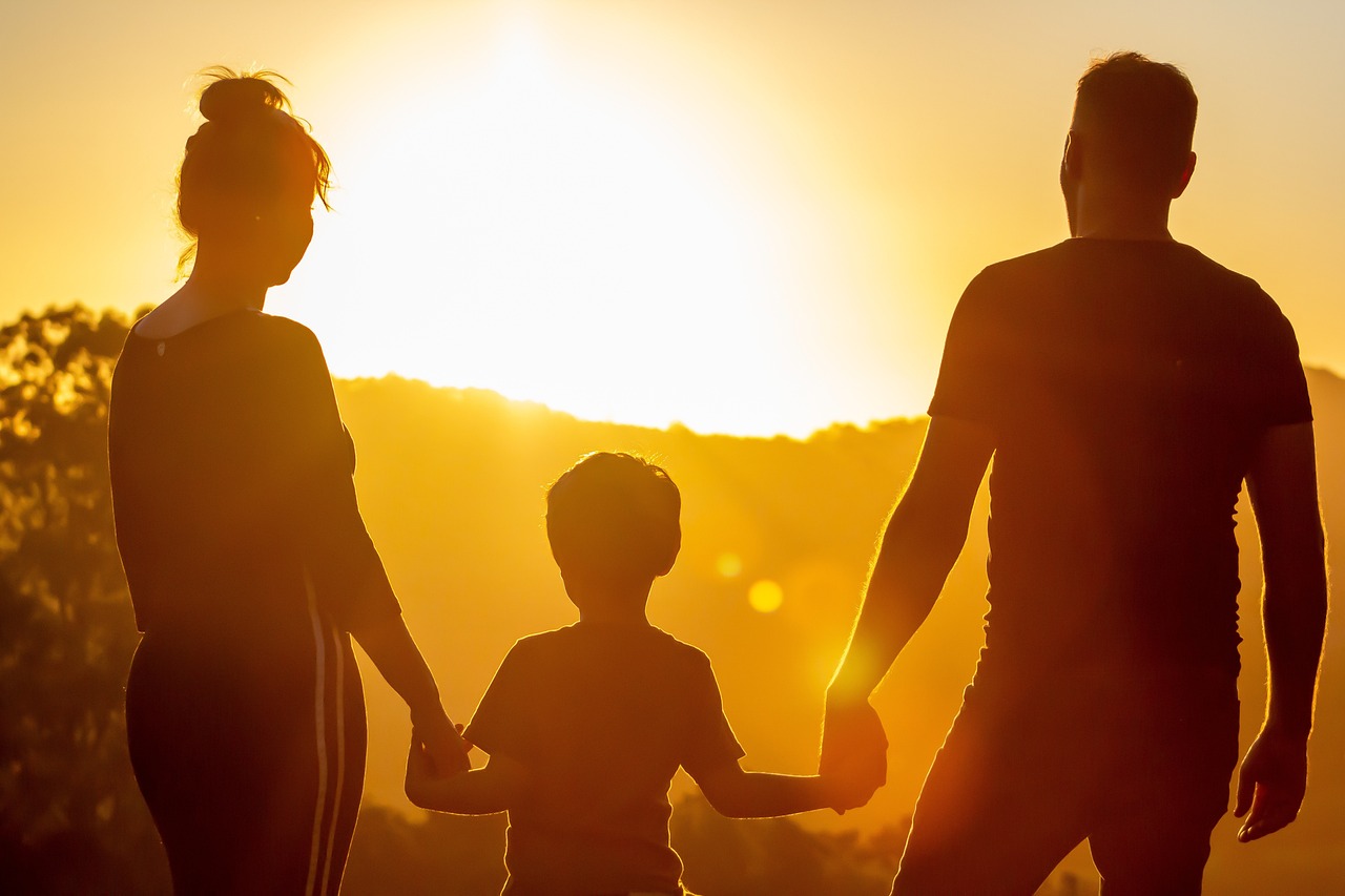 Creating a Family-Friendly Workplace with Maternity and Parental Leave Benefits